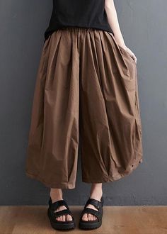 Plus Size Brown Pockets Wide Leg Pants Trousers Summer Cotton LinenFabric: Cotton 45%, Linen 55%Size & Fit: This garment fits true to size.Length: Size 4XL measures 35.88"from waist to hem.Waist:Fitted - elastic waist allows stretch Hip: Loosely Fitted. room for hips. Hand Wash Cold. Balloon Pants, Cropped Linen Pants, Black Pants Casual, Stylish Pants, Wide Leg Linen Pants, Cotton Linen Fabric, Muslimah Fashion, Leather Shorts, Loose Dress