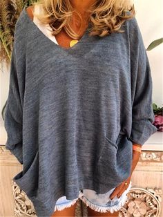 Casual Comfortable Long Sleeve Tops, Comfortable Winter Tops With Pockets, Gray Tops With Pockets For Fall, Gray Oversized Tops With Pockets, Fall Casual Comfortable Tops, Comfortable Gray Tops For Fall, Style Inspiration Casual, Solid Sweaters, Loose Knit Sweaters