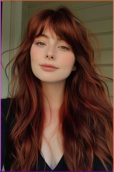 Easy French braid hair hack. Simple braid hair hack. Dark Red Hair Makeup Ideas, Auburn Hair With Fringe, Long Dark Red Hair With Bangs, Bangs With Long Hair Straight, Bardot Bangs Short Hair, Dark Red Hair Bangs, Dark Red Blonde Hair, Colored Hair With Bangs, Red Hair With Curtain Bangs