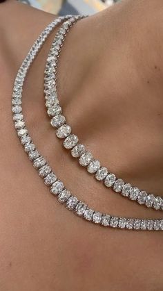 Follow for more inspiration & trendy jewelry Diamond Necklace Aesthetic, Jewelry Cartier, Haut Routine, Diamonds Jewelry, Luxe Jewelry, Diamond Necklaces, Jewelry Accessories Ideas