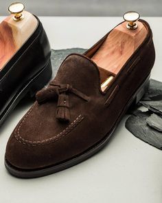 Tassel Shoes, Men's Loafers, Suede Leather Shoes, High Ankle Boots, Moccasins Shoes, Leather Wear, Suede Tassel, Loafers Style, Tassel Loafers