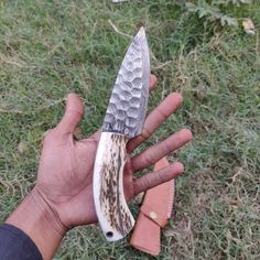 €170,33 Skinner Knife, Camping Items, Camping Games, Deer Antler, Gift For Husband, Gift For Boyfriend, Deer Antlers, Leather Sheath, Damascus Steel