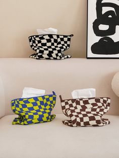 Bay Window Decor, Pub Table And Chairs, White Window Treatments, Living Room Retro, Tissue Case, Crochet Videos Tutorials, Checkerboard Pattern, Open Design, Colorful Pillows