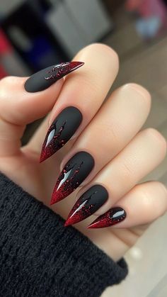 Red Nail Halloween, Nail Red And Black Design, Back Nails Designs, Halloween Blood Nail Art, Black Tip Nails Halloween, Halloween Nail Designs Red And Black, Autumn Nails Halloween, Nails Red Ideas Art Designs, Red Nails For Halloween