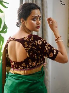 Velvet Blouse Back Design, Maroon Velvet Blouse, Readymade Blouses Online, Blue Blouse Designs, Velvet Saree, Sleeveless Blouses, Boat Neck Blouse Design