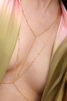 Curves adorned in elegance, a body chain's tender embrace 💃✨ #EleganceInCurves Body Chain Fashion, Body Chain Necklace, Elegant Crop Top, Women Breast, Tender Embrace, Gold Body Chain, Gorgeous Lingerie, Dragon Jewelry