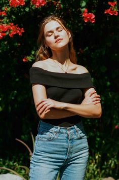 Maverick Top I Black off the shoulder - MERRITT CHARLES Maverick Top, Basic Instinct, Feminine Outfit, Accessories Clothing, Costume Outfits, Sustainable Clothing, Black Top, The Movie, Everyday Fashion