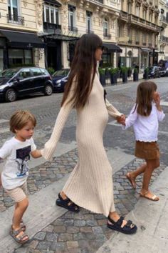 Leia Sfez, Pregnancy Fashion Winter, Mom And Baby Outfits, Mum Fashion, Fall Maternity, Pregnancy Wardrobe