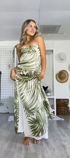 Get ready to look parfait in our Palm Perfection Dress! Made for elegance and sexiness, this midi/maxi dress is perfect for any occasion. With its flawless palm design, you'll be the center of attention. Hurry and snag this perfection before it runs out! fd11476-p1619 Tropical Print Midi Dress For Vacation, Elegant Tropical Print Midi Dress, Elegant Maxi Dress With Tropical Print For Vacation, Elegant Fitted Tropical Print Maxi Dress, Elegant Fitted Maxi Dress With Tropical Print, Chic Tropical Print Maxi Dress For Day Out, Fitted Tropical Midi Dress For Vacation, Elegant Tropical Print Maxi Dress For Summer, Tropical Fitted Midi Dress For Vacation