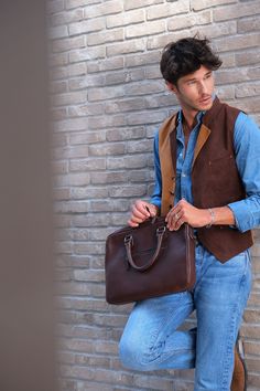 Top Handle Bag, Anniversary Gift For Him, 15" Leather Briefcase Bag, Leather MacBook Bag, Laptop Bag, Shoulder Bag, 16" MacBook Bag You will always carry this unisex bag, which we produce from full grain leather, with you in your business and daily life. Your MacBook computer, documents, book or whatever else you want is with you all day long. You can use it easily with the shoulder strap. Leather Briefcase Diplomat Bag Protected 15" laptop area in 1 main compartment (36x25x2.5 cm) (14.17x9.84x0 Macbook Bag, Leather Briefcase Bag, Briefcase Bag, Anniversary Gift For Him, Leather Laptop Bag, Leather Laptop, Anniversary Gifts For Him, Leather Briefcase, Handle Bag