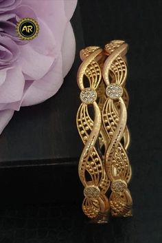 Gold Bangle Design For Women, Daily Use Gold Bangles Indian, 22k Gold Bangles, Wedding Bangles, Gold Bangles Indian, Unique Gold Jewelry Designs, Bangle Design, Pure Gold Jewellery, Gold Bangles For Women