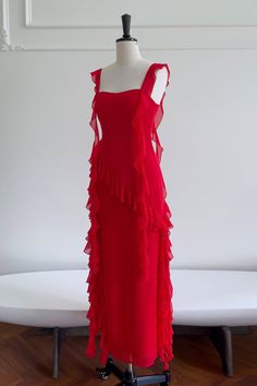 Quadratischer Hals rotes Rüschen Chiffon Langes Partykleid
Quadratischer Hals rotes Rüschen Chiffon Langes Partykleid Long Party Dress, Wedding Dresses With Straps, Purple Home, Red Square, Different Dresses, Home Dress, Chiffon Ruffle, Party Dress Long, Neck Ruffle