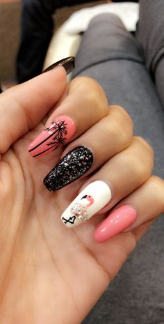 Black And White Palm Tree Nails, Florida Vacation Nails, Vacation Nails Acrylic, Pink Flamingo Nails, Nails Florida, Nails Pink Black, Rockabilly Nails, Decorate Nails, Hawaii Nails