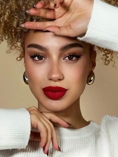 Wedding Makeup Mixed Women, Black Woman Red Lipstick, Curly Hair Red Lips, Curly Hair 3c, Simple Photoshoot, 3c Curls, Hairstyle Simple, Hairstyle Cute