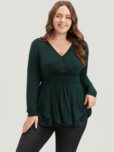 BloomChic T-shirts T-shirts Outfits For Big Busted Women, Large Bust Outfits, Ruched Blouse, Girly Preppy, Flower Mountain, Green Long Sleeve Top, Pleated Neckline, Womens Trendy Tops, Long Tee