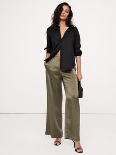 Pull-On Wide-Leg Silk Pant | Banana Republic Silk Pants Outfit, Satin Pants Outfit, Silk Wide Leg Pants, Wide Leg Pants Outfit, Easy Silhouette, Silk Pant, Petite Shorts, Satin Pants, Silk Pants