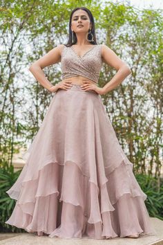 Layer Lengha Design, Stylish Blouses For Lehenga, Skirt Design For Lehenga, Two Layer Lehenga, Layered Lehenga Indian Outfits, Simple Lehenga Designs From Saree, Layers Lehenga Designs, Double Layer Lehenga Designs, Lehenga Designs Ideas