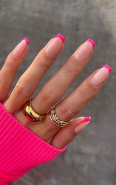 26. Pretty in Pink French Mani We love classic French manicure, nude base white tip that is so effortlessly. However if you want to... Pink Tip Nails, French Tip Acrylic Nails, Pink French, Nails 2022, Cute Gel Nails, Nail Swag, Pink Acrylic Nails, Pretty Acrylic Nails, Short Acrylic Nails