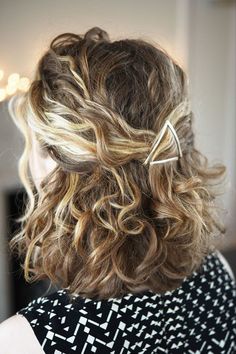 17 Incredibly Pretty Styles For Naturally Curly Hair: Because your curls don't need to be straightened. They're beautiful as they are. #hair #hairstyles #curlyhair Haircuts 2014, Curly Wedding Hair, Glam Hair, Hair Medium, Half Up Hair, Short Curly Hair