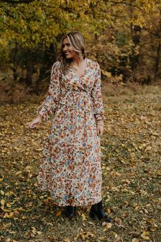 20 Stylish Plus Size Fall Outfits for 2024: Casual, Work, and Cute Ideas for Every Occasion - AzureGlam: Tailored Trends in Hairstyles, Manicures, and Makeup Artistry Cardigan Fall Outfit, Warm Fall Outfits, Garden Goddess, Goddess Maxi Dress, Wineries Outfit, Pumpkin Patch Outfit, Plus Size Fall, Cute Ideas