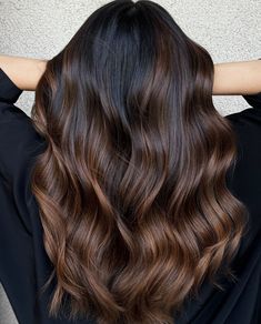 25 Most Beautiful Brunette Balayage Hair Color Ideas Chestnut Balayage, Dark Brown To Blonde, Mocha Brown Hair, Medium Brunette Hair, Sunkissed Look, Coffee Brown Hair, Balayage Caramel, Balayage Hair Caramel, Mocha Hair