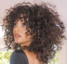 Curly Hair Color Ideas, Curly Hair Color, Highlights Curly, Dyed Curly Hair, Hairstyle Tips, Natural Curly Hair Cuts, Highlights Curly Hair, Auburn Brown