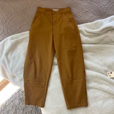 Everlane Barrel Pant! Brand New. A Warm Brown, Tan Color. Honestly Such A Flattering Fit. Sell New For Very Expensive! Everlane Casual High Waist Pants, Chic Everlane Cotton Bottoms, Chic Cotton Bottoms By Everlane, Everlane Straight Leg Bottoms With Pockets, Brown Tapered Leg Chinos For Spring, Spring High Waist Bottoms By Everlane, Brown Tapered Leg Bottoms, Everlane Cotton Tapered Leg Bottoms, Everlane Tapered Leg Cotton Pants