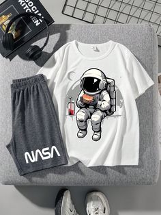 Multicolor Casual Collar   Cartoon,Colorblock,Galaxy,Letter,Plain  Embellished Slight Stretch  Tween Boys Clothing Kid Outfit, Cartoon Astronaut, Simple Cartoon, Boys Casual, T Shirt And Shorts, Boys Clothing, Holiday Party, Boy's Clothing