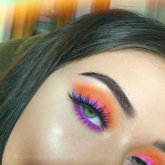 Maquillage Goth, Eyeshadow Purple, Purple Eyeshadow Looks, Pink Eyeshadow Look, Purple Eye Makeup