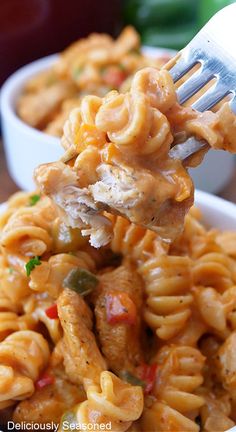 A bite of pasta being held up on a fork. Easy Casseroles, Vegetables Pasta, Creamy Chicken Pasta, Cheese Stuffed Chicken, One Pot Pasta Recipes, One Pot Dinners, Pot Dinners, Cheesy Sauce, Cheese Stuffed