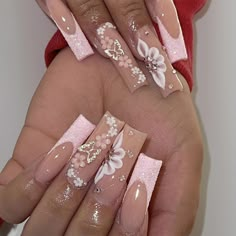 Nail Design With Initials, Nails With Initials Acrylic, Initial Nails, Quinceanera Nails, Desain Buklet, Nagel Tips, Girly Acrylic Nails, French Tip Acrylic Nails, Cute Acrylic Nail Designs