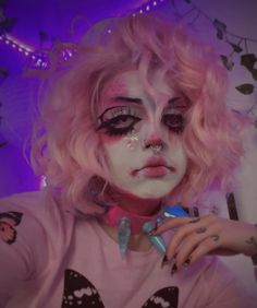 Clown Alt Makeup, Dark Clowncore Makeup, Alt Clown Makeup, Cute Clown Makeup Aesthetic, Aesthetic Clown Makeup, Cute Cosplay Ideas, Clown Core Fashion, Pink Clown Makeup, Clown Core Aesthetic