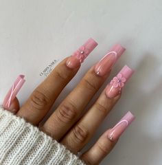 Classy Gel Nails, Gold Acrylic Nails, Square Nail, Acrylic Toe Nails, Sassy Nails, Girly Acrylic Nails, Vibrant Nails, Simple Acrylic Nails, Pink Square