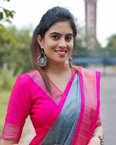 Ikkat Silk Blouse Designs, Kathpadar Saree Blouse Design, Saree Blouse Design, Cotton Saree Blouse Designs, Boat Neck Blouse Design, Cotton Blouse Design, Blouse Designs Catalogue, Saree Blouse Neck Designs