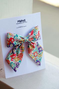 Liberty London Hair Bow Girls Hair Clip Liberty of London | Etsy Sew Fabric Bows, Sewn Hair Accessories, Hair Bow Packaging, Hair Clip Packaging, Hair Accessories Packaging, London Hair, Fabric Hair Bow, Baby Hair Bow, Girls Hair Bows Diy