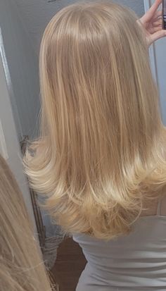 Light Blonde Hair, Blonde Hair Inspiration, Long Blonde, Long Blonde Hair, Hair Inspo Color, Blonde Balayage, Aesthetic Hair, Blonde Highlights