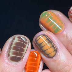 ❤️‍🔥 SWEET AS HELL ❤️‍🔥 on Instagram: "A gorgey little autumnal snake skin set inspired by @julyninetysix" Snake Skin Nail Art, Reptile Nails Design, Autumn Nails Inspiration, Autumn Aesthetic Nails, Reptile Nails, Blooming Nails, Snake Nails