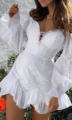 White Tie Dress, Dresses Western, Looks Party, Western Dresses, Lace Mini Dress, Look Casual, Dress Materials, Dress Details, Look Fashion