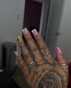 Unusual Nail Designs, Cartoons Movies, Art Guide, Duck Nails, French Tip Acrylic Nails, Exotic Nails