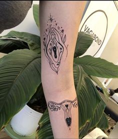 Figure Tattoo, Feminine Tattoo Ideas, Lgbt Tattoo, Anatomy Tattoo, Torso Tattoos, Epic Tattoo, Feminine Tattoo, Head Tattoos, Feminine Tattoos