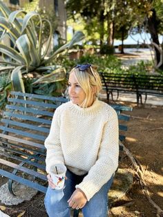 Knit your own Cozy Cottage Sweater! This timeless pattern features an elegant moss stitch texture, warm bulky yarn, and flattering raglan sleeves. Perfect for winter walks or lounging by the fire, this sweater is cozy, stylish, and beginner-friendly. Start your next knitting project today! #KnittingPattern #SweaterKnitting #CozyKnits #WinterWardrobe