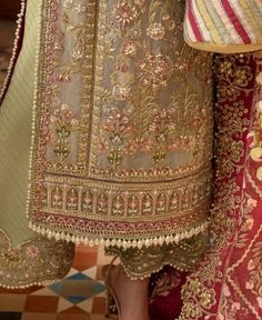 Desi Casual, Suit Embroidery Designs, Casual Bridal Dress, Saira Shakira, Suit Embroidery, Indian Suit, Dress Craft, Lace Dress Design