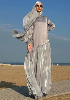 Islamic Clothing Women, Custom Swimsuits, Lingerie Gown, Abaya Hijab, Maxi Dress Designs, Kaftan Abaya, Sweater Dress Casual, Muslim Outfits, Long Sleeve Sequin