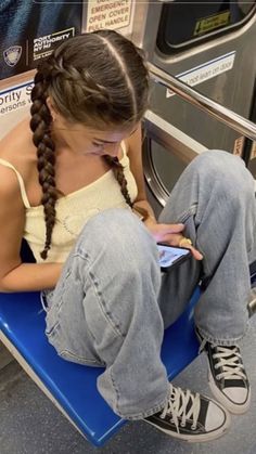 Hair Inspo Long Hairstyles, Long Hair Inspo Style, Hair Inspo Styles, Hair Inspo For Long Hair, Long Hair Outfits, Cute Hairstyles With Straight Hair, Hairstyle Inspo Long Hair, Glitter In Hair, Idea For Long Hair