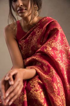 Indian Sari Dress, Modern Saree, Indian Bridal Fashion, Saree Trends, Elegant Saree