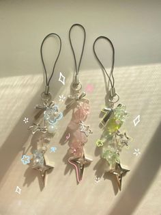 Phone Plug Charms, Phone Cases Charms, Water Bottle Keychain, Pretty Things To Buy, Crystal Phone Charm, Trio Keychains, Cute Handmade Jewelry, Cute Jewelry Aesthetic, Cute Items To Buy