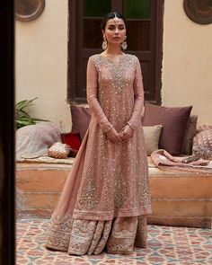 Pakistani Bridal Dress in Kameez and Sharara Style is a Breathtaking attire adorned with the Luxury details of Naqshi, Pearls, and Dabka. Fast Shipping. Bridal Sharara, Pink Sharara, Pakistani Bridal Lehenga, Bridal Maxi Dress, Pakistani Bridal Dress, Pakistani Formal Dresses, Pakistani Fancy Dresses, Desi Clothes, Party Kleidung