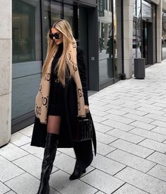 Semi Formal Mujer, Chilly Weather Outfits, Winter Night Outfit, Nyc Winter Outfits, Winter Boots Outfits, Winter Fashion Outfits Casual, London Outfit, Easy Winter Outfit, Future Outfit