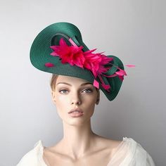 This fascinate hat is perfect for the Kentucky derby, Ascot races, weddings,  Belmont or Preak Hat or  any special occasion.The base measures 14" across and is held on by a thin black headband (with silicone ends to prevent a headache) and small comb. If you can custom the colours, the side to wear it or have any special questions please, contact me.* Follow this link for more beautiful choices from 'Sophie Young Hats' https://www.etsy.com/shop/sophieyounghats Derby Hats Diy Ideas, Hat Feathers, Feathers Wedding, Kentucky Derby Style, Green Fascinator, Ascot Races, Kentucky Derby Fascinator, Blue Fascinator, Royal Ascot Hats