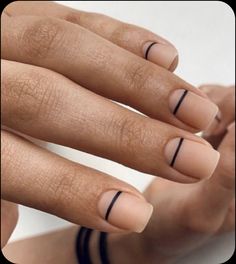 Geometric Nail Art Short Nails, Simple Line Nail Designs, Nail Art Minimalist Trends, Scandinavian Nails, Reverse Manicure, Anna Nails, Color Block Nails, Cute Nail Colors, Minimal Nails Art